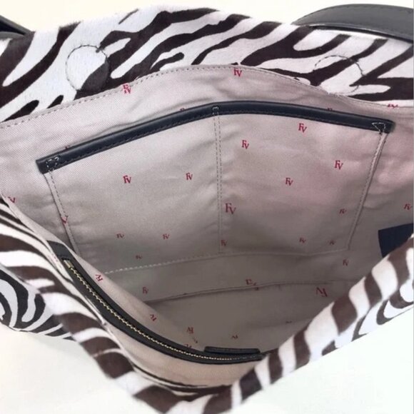 NWT Frances Valentine Pooch Shoulder Bag Zebra Black & White - GORGEOUS & CHIC - Picture 7 of 9